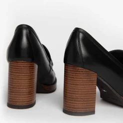 Mocassino Con Fibbia e Tacco Largo