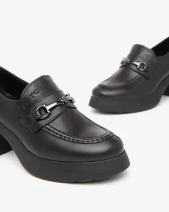 Mocassino Con Moschettone e Tacco Largo