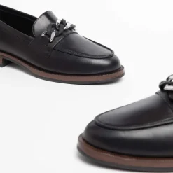 Mocassino in pelle con accessorio