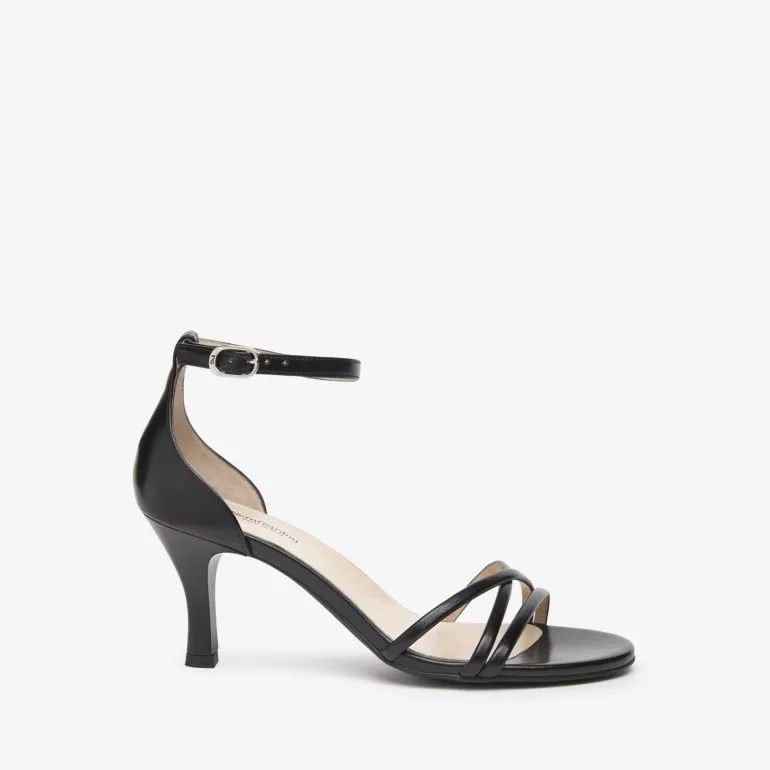 Sandalo donna con cinturini incrociati e tallone chiuso