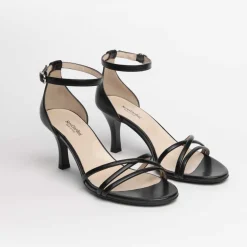 Sandalo donna con cinturini incrociati e tallone chiuso