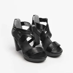 Sandalo donna in pelle nero con cinturini incrociati