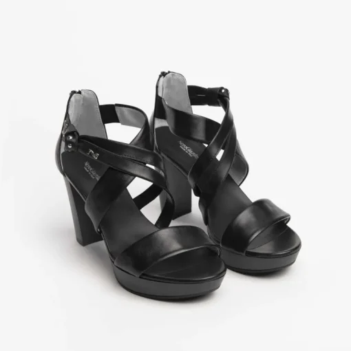 Sandalo donna in pelle nero con cinturini incrociati