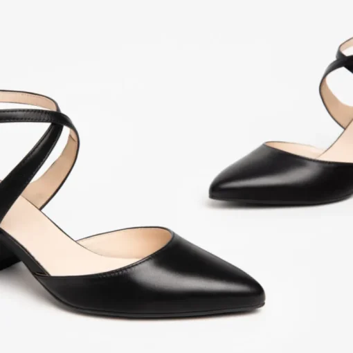 Scarpa Donna Con Cinturini Incrociati e Tacco Largo
