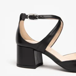 Scarpa Donna Con Cinturini Incrociati e Tacco Largo