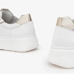 Sneakers donna con lacci e dettagli in oro