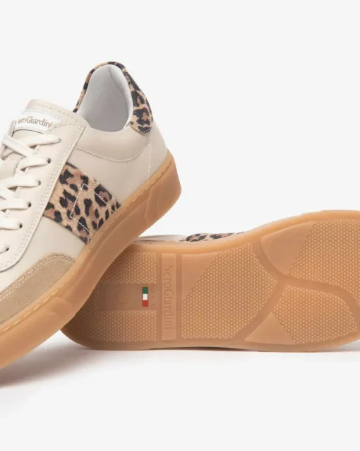 Sneakers donna in pelle con dettaglio maculato