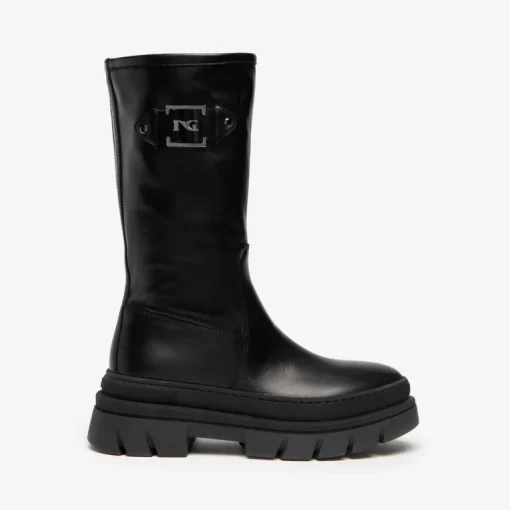 Stivale donna in pelle con cerniera.