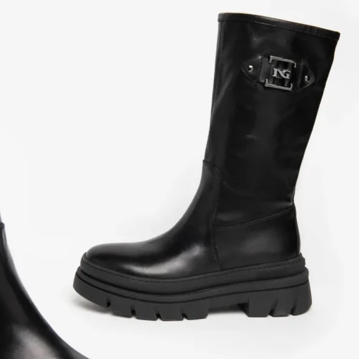 Stivale donna in pelle con cerniera.