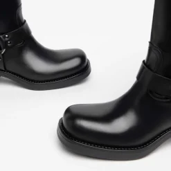 Stivaletto donna in pelle con anelle laterali