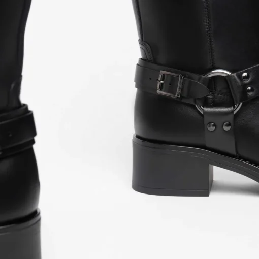 Stivaletto donna in pelle con anelle laterali