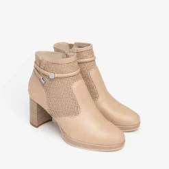 Stivaletto in pelle con tacco largo