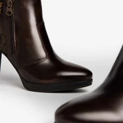 Stivaletto in Pelle Con Tallone effetto Pitone