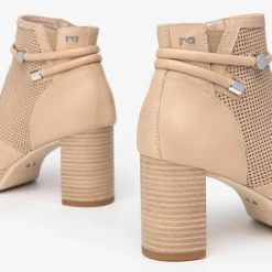 Stivaletto in pelle con tacco largo