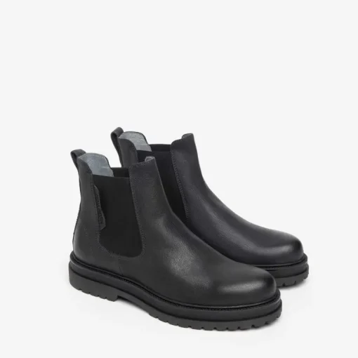Stivaletto Modello Betles in Camoscio Nero