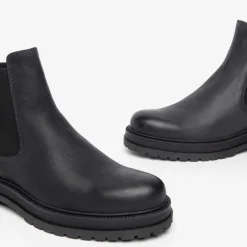 Stivaletto Modello Betles in Camoscio Nero